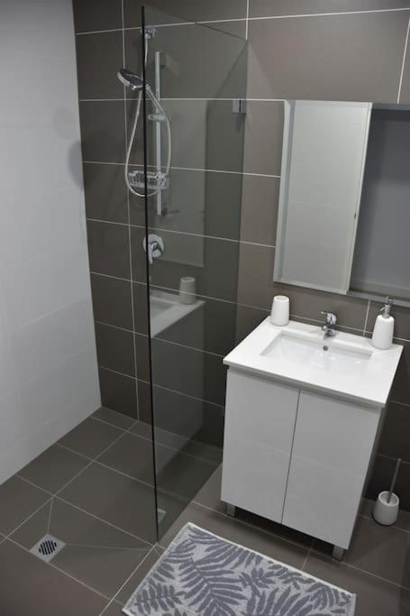 New Spacious 1 Bedroom Apartment Rosebery - South Australia Travel 3