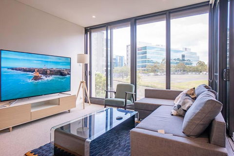 Next To Station Family & Friend Free Parking - South Australia Travel 0