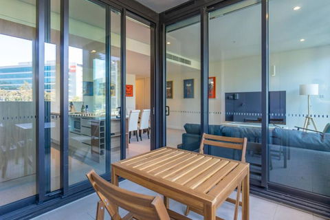 Next To Station Family & Friend Free Parking - South Australia Travel 1