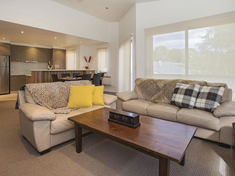 Northview 2 - Modern 2BR Townhouse L Lake View L Central Location L Spa Bath L WiFi - South Australia Travel 0