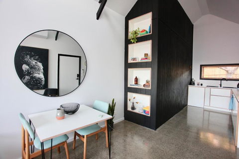 Nowra Studio Barn - South Australia Travel 1