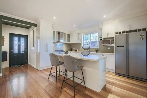 Nunawading Beautiful 3br Housedeckingcourtyard - South Australia Travel 3