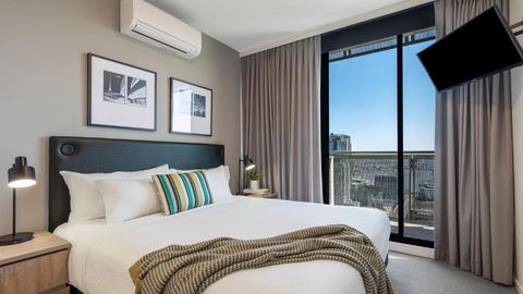 Oaks Melbourne On William Suites - South Australia Travel 1