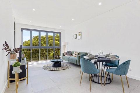 Oasis Near CBD, Close To UNSW & Famous Restaurants - South Australia Travel 1