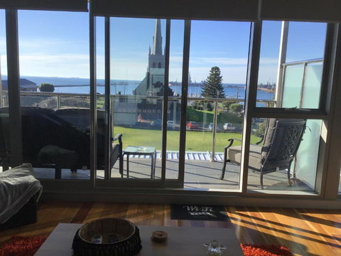 Ocean Breeze Apartment Portland - South Australia Travel 1