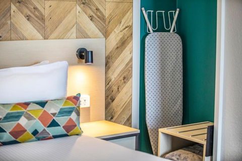 Nightcap At Sylvania Hotel - South Australia Travel 3