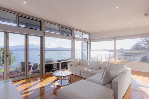 Oceanview Oasis In Opossum Bay - South Australia Travel 1