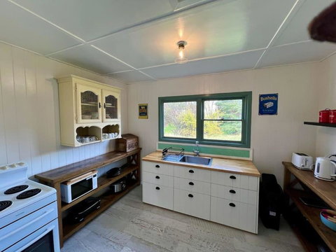 Old Oak Tree Cottage - South Australia Travel 3