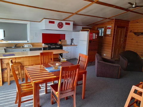 Old School Rocky Cape Guesthouse - South Australia Travel 3