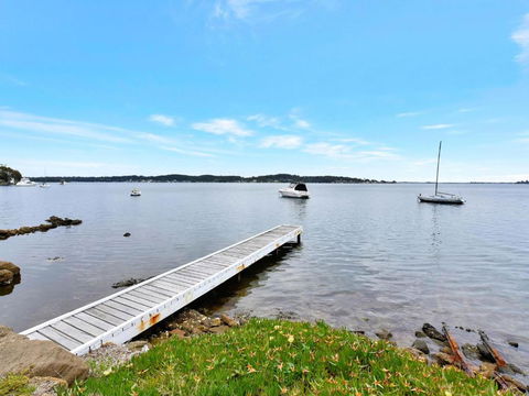 On The Lake At Fishing Point - South Australia Travel 1