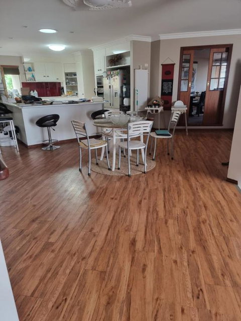 Open Plan Large Home - South Australia Travel 0