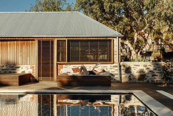 Pago Middleton with South Australia Travel