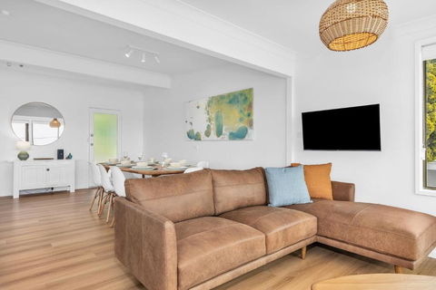 Pambula Little Beach House - South Australia Travel 3