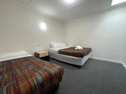 Parkside Inn Motel - South Australia Travel 1