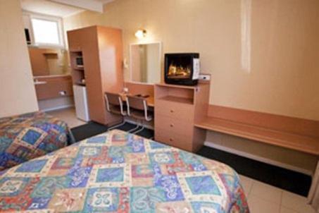 Parkville Motel - South Australia Travel 3