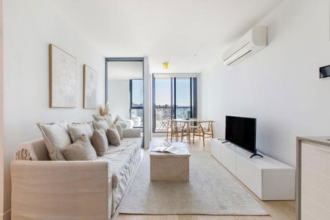 Perched On Parkville - A Minimalist Retreat With Pool - South Australia Travel 0