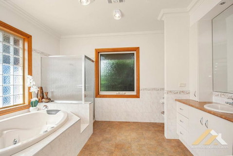 Perfect Entertainer-s Home With Pool - South Australia Travel 2