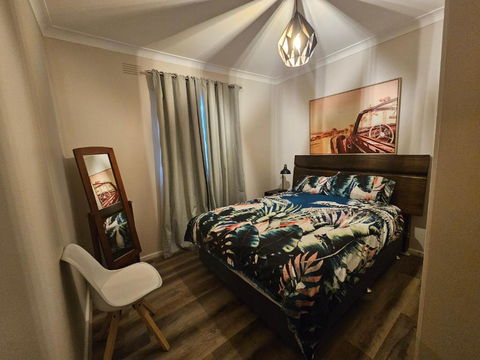 Phoenix House - South Australia Travel 0