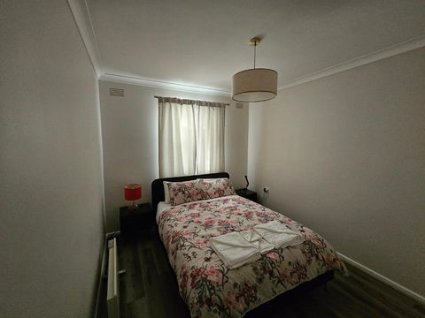 Phoenix House - South Australia Travel 3