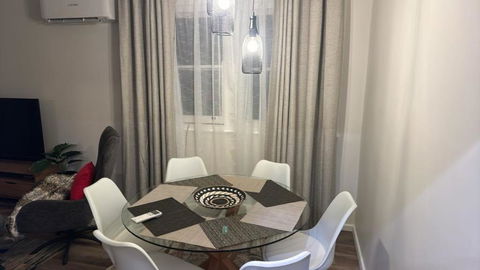 Phoenix House - South Australia Travel 1