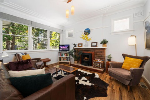 Pine Lodge - South Australia Travel 1