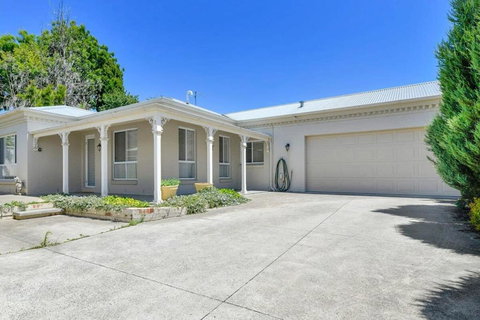 Piper St - CBD, Cosy Escape - South Australia Travel 2