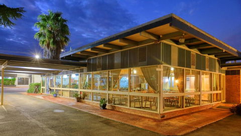 Plainsman Motel - South Australia Travel 3