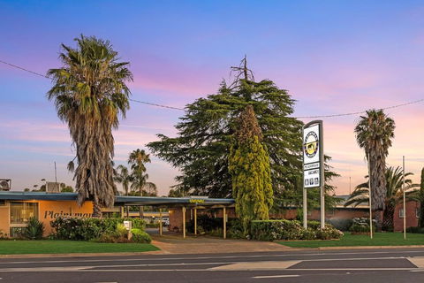 Plainsman Motel - South Australia Travel 1