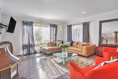 Pleasant Way River Lodge - South Australia Travel 3