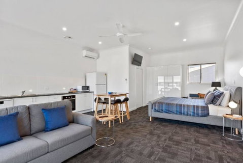Port Lincoln Shark Apartment 5 - South Australia Travel 0