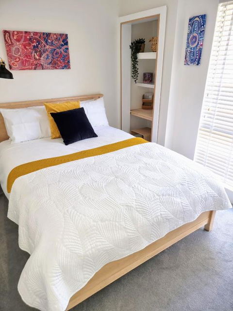 Queen Bed Apartment- No Sharing, Your Very Own Space - South Australia Travel 0