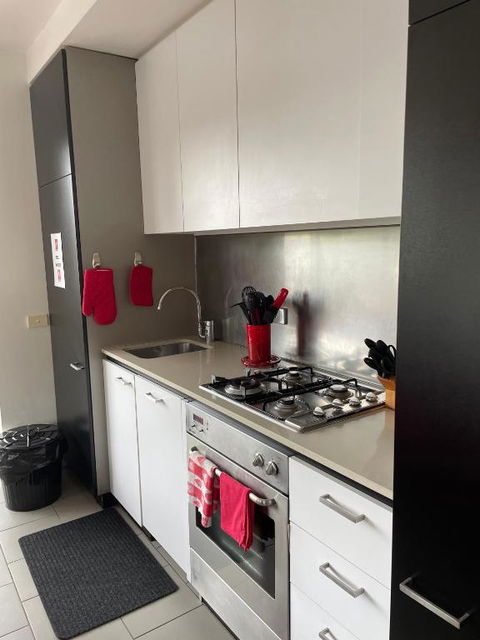 Radiance - Chic Fitzroy Street Apartment - South Australia Travel 2