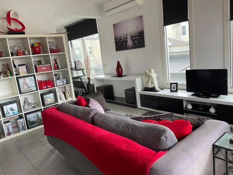 Radiance - Chic Fitzroy Street Apartment - South Australia Travel 0