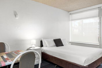 Red Carpet Motel with South Australia Travel