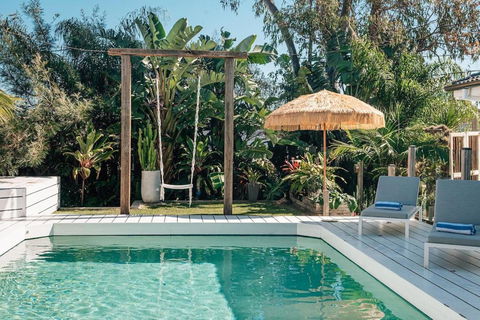 Prime Location With Pool - Walk To Coolum Beach - South Australia Travel 0