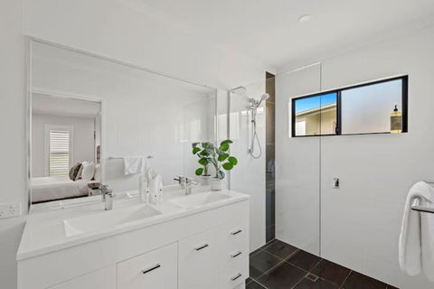 Private Mudjimba Beach Abode - South Australia Travel 2