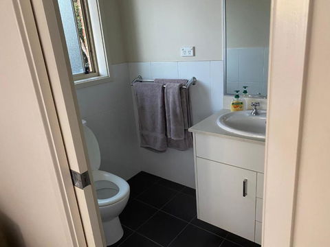 Private Room With Ensuite And Parking Close To Wollongong CBD - South Australia Travel 3