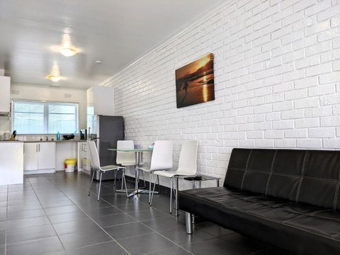 PROMO!!! 2-Bedroom Home Near Airport, Train Station! - South Australia Travel 1