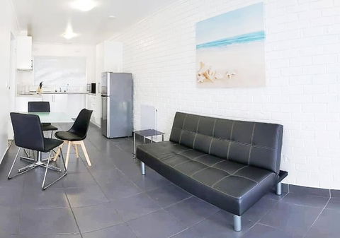 PROMO 2-Bedroom Villa Next To Train Station, FREE PARKING - South Australia Travel 1