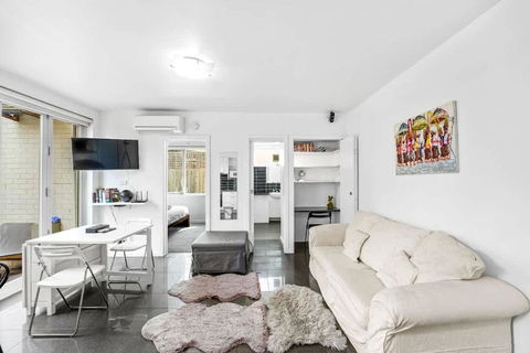 Quiet And Peaceful Beachside 1BR Retreat W Parking - South Australia Travel 0