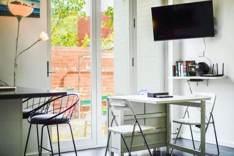 Quiet And Peaceful Beachside 1BR Retreat W Parking - South Australia Travel 3