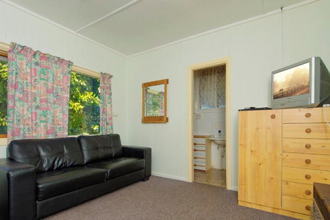 Rainbow Pines Tourist Caravan Park - South Australia Travel 3