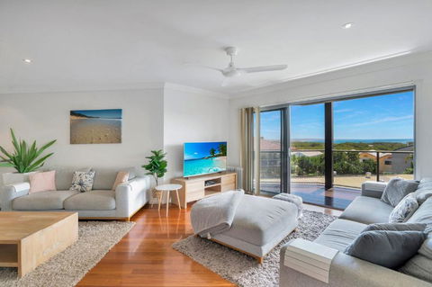 Rainbow Towers 2 Rainbow Beach - South Australia Travel 2