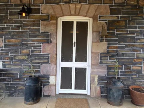 Randell Cottage - Adelaide Hills - Cosy Rustic Hideaway - South Australia Travel 3