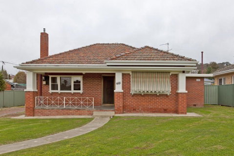 Red Brick Beauty - Central Cottage - South Australia Travel 0