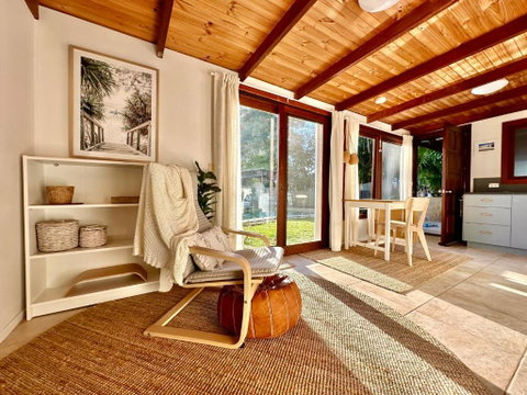 Private Access Retreat 1 Queen Bedroom W Stunning Pool And Ocean Views - South Australia Travel 0