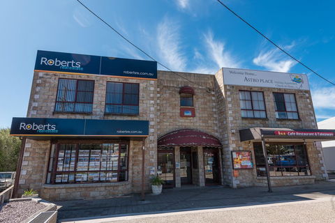 Astro Place - South Australia Travel 3