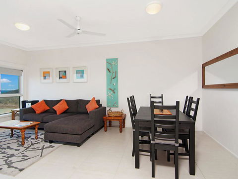 Avalon 3 - Views To Die For - Across The Road From Convent Beach - South Australia Travel 3