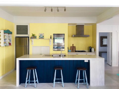 Avalon @Seafarers Beachfront - South Australia Travel 1