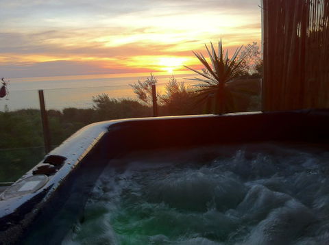 Award Winning Beach Front Retreat - South Australia Travel 0